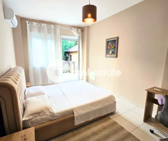 Shkoder, jepet me qera apartament 2+1+Ballkon Kati 2, 120 m² 700 € (QENDER)