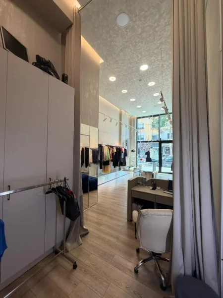 Me Qira: Super Ambient për ZYRA 2+1+2Wc+1 Ballkon & 1 VERANDË 📍Buzë Rrugës Myslym Shyri | 1,570€ Neto/Muaj