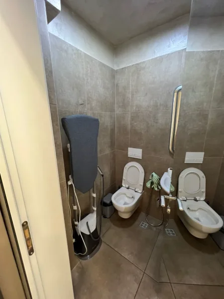 Me Qira: Super Ambient për ZYRA 2+1+2Wc+1 Ballkon & 1 VERANDË 📍Buzë Rrugës Myslym Shyri | 1,570€ Neto/Muaj