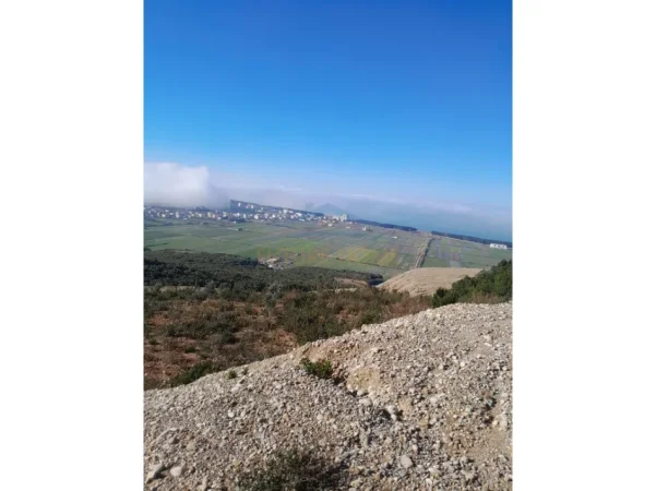 Kavaje, shitet toke , 4.500 m² 250.000 € (Kazie)