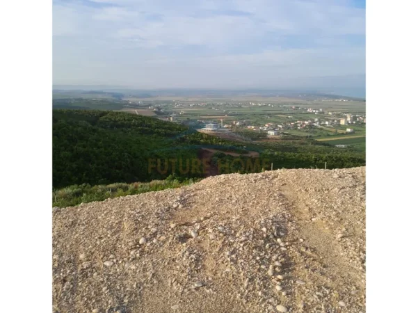 Kavaje, shitet toke , 4.500 m² 250.000 € (Kazie)