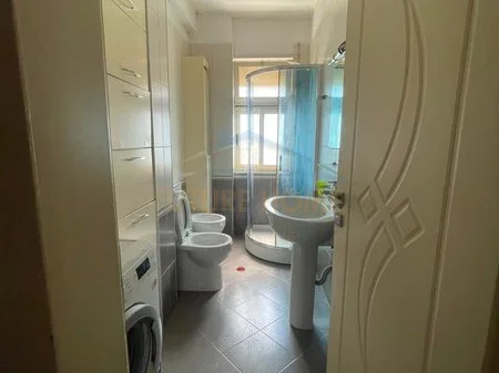 Tirane, shitet apartament 2+1 Kati 3, 93 m² 115.000 € 