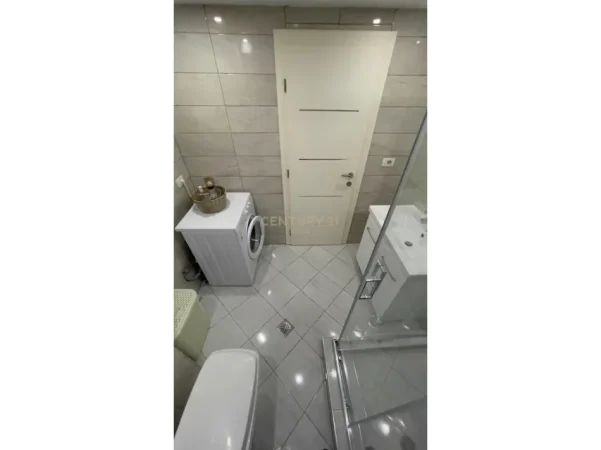 Tirane, jepet me qera apartament 2+1 Kati 5, 95 m² 600 € 