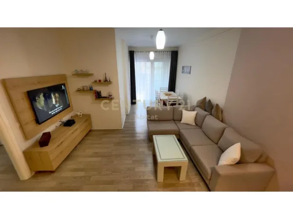 Tirane, jepet me qera apartament 2+1 Kati 5, 95 m² 600 € 