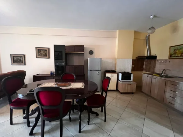 Tirane, jepet me qera apartament 1+1+Ballkon Kati 6, 85 m² 550 € (Rruga Siri Kodra)