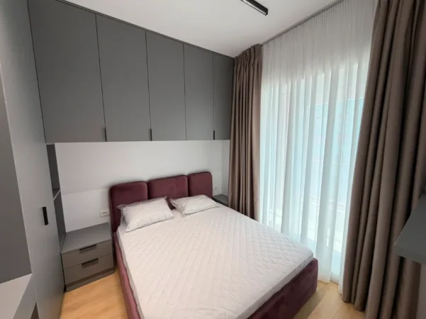 🏡Jepet me qera apartament 1+1    📍 Adresa: Ali Demi, Kompleksi Kadiu💰 Çmimi: 40000 lekë (i padiskutueshëm)