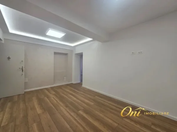 Tirane, jepet me qera zyre Kati 2, 80 m² 550 € (prane maternitetit te ri)