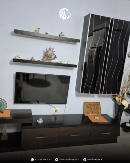 Tirane, jap me qera apartament 2+1 , 94 m² 650 € 