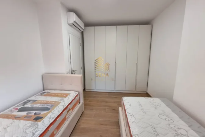 Tirane, jepet me qera apartament 2+1+Ballkon Kati 8, 100 m² 800 € (Rruga Kongresi Manastirit)