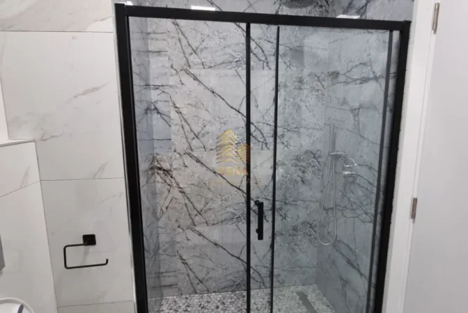 Tirane, jepet me qera apartament 2+1+Ballkon Kati 8, 100 m² 800 € (Rruga Kongresi Manastirit)