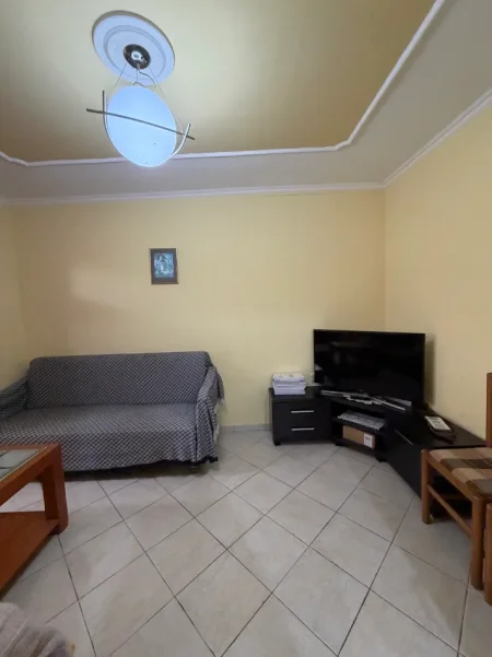 Tirane, jepet me qera apartament+verande | Penthouse 1+1+Ballkon Kati 1, 75 m² 300 € (Perballe Maternitetit te Ri)