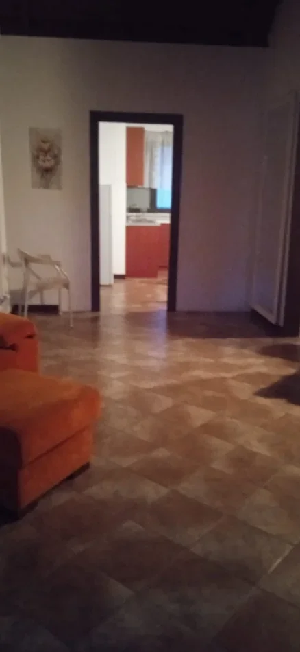 Tirane, jepet me qera apartament 2+1+Aneks+Ballkon Kati 3, 100 m² 400 € 