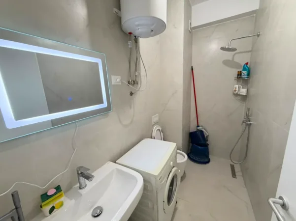 Tirane, jepet me qera apartament 1+1 Kati 2, 58 m² (Ali Demi)