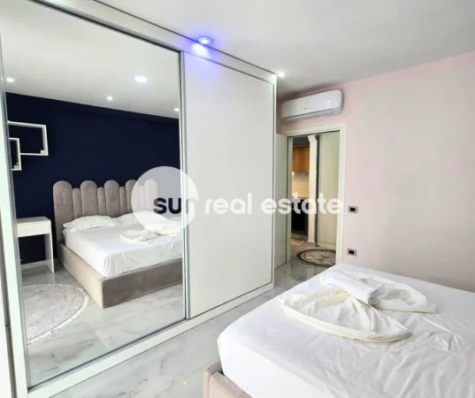 Shkoder, jepet me qera apartament 2+1+Ballkon Kati 1, 102 m² 750 € (QENDER)