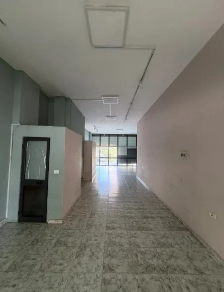 Tirane, jepet me qera ambjent biznesi Kati 0, 82 m² 803 € (Rruga Jorgo Plaku (pas Concord Center))