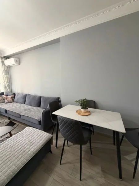 Tirane, jepet me qera apartament 1+1 Kati 5, 75 m² 550 € (Farmacia 10)
