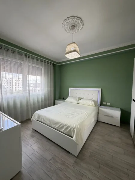 Tirane, jepet me qera apartament 1+1 Kati 5, 75 m² 550 € (Farmacia 10)