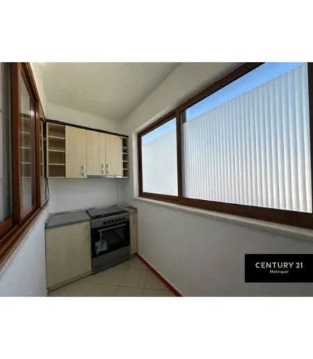 Tirane, shitet apartament 1+1 , 54 m² 130.000 € (tregu elektrik)