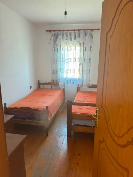 Tirane, jepet me qera apartament 2+1 Kati 2, 101 m² 380 € (Allias)