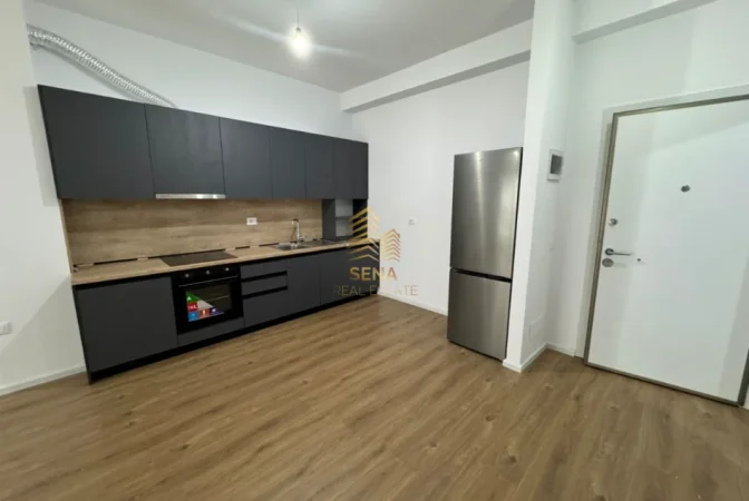 Tirane, jepet me qera ambjent biznesi Kati 7, 60 m² 300 € (Ali Demi)
