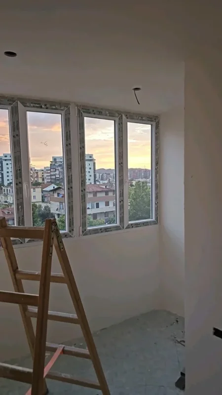 Tirane, jepet me qera apartament 1+1 Kati 4, 45 m² 450 € (Ish Fusha e Aviacionit)