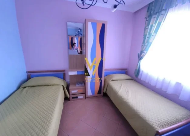 Tirane, jepet me qera apartament 2+1+Ballkon Kati 8, 125 m² 800 € (ISH EKSPOZITA)