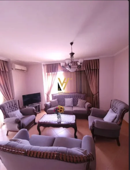 Tirane, jepet me qera apartament 2+1+Ballkon Kati 8, 125 m² 800 € (ISH EKSPOZITA)