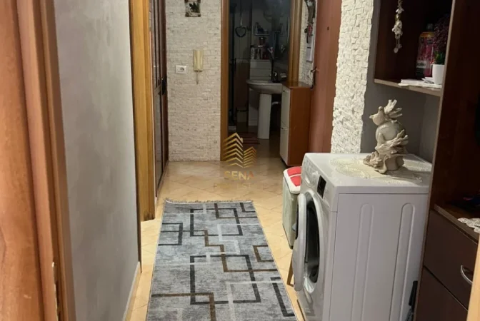 Tirane, jepet me qera apartament 2+1+Ballkon Kati 7, 85 m² 450 € (Rruga Kastriotet)