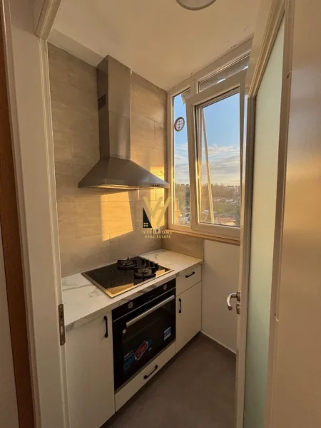 Tirane, jepet me qera garsonier Kati 9, 53 m² 470 € (VILAT GJERMANE)