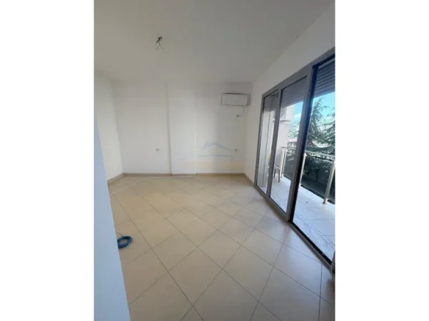 Tirane, shitet 2+1+Aneks+Ballkon Kati 5, 116 m² 320.000 € (21 Dhjetori)