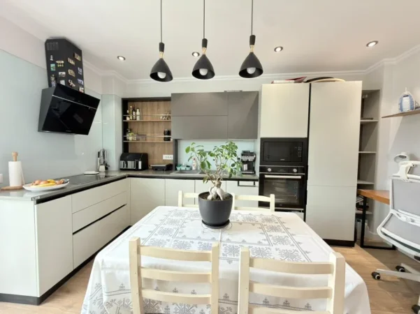 Tirane, shitet apartament 1+1 Kati 5, 65 m² 95.000 € 