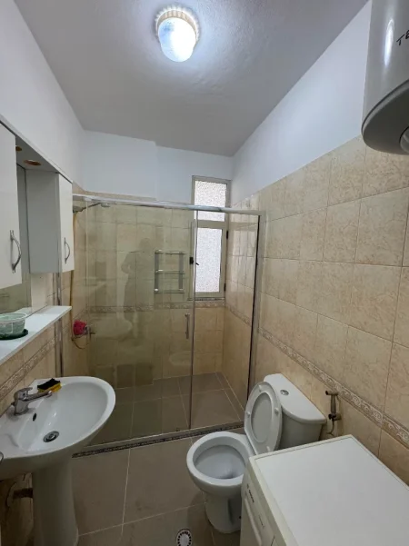 Tirane, jepet me qera 1+1 , 