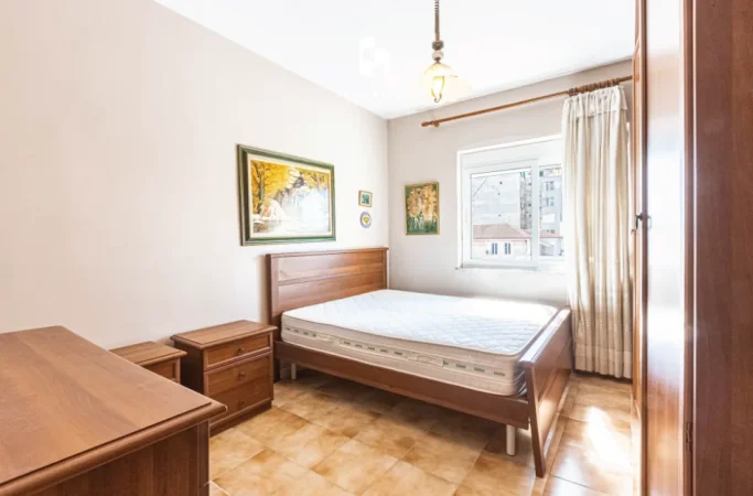 🌟 Shitet : 2+1 në Zemër të Tiranës (📍Sheshi Skëndërbe – Rr. Fortuzi ) 74m² NETO, 🔥179,000€ 🔥 Kati 4 Planimetri Perfekte