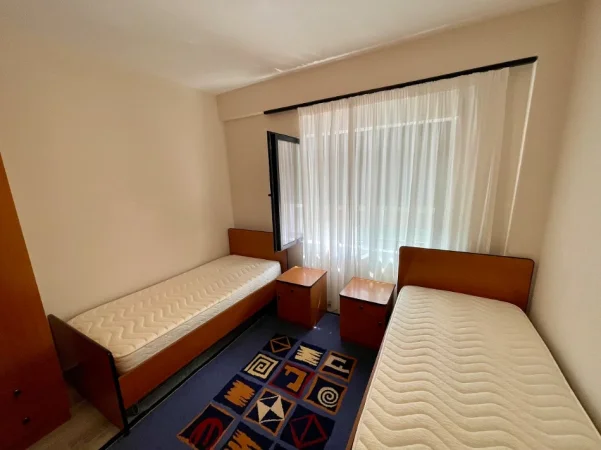Tirane, jepet me qera apartament 2+1 Kati 3, 118 m² 700 € (Rezidenca Kodra e Diellit)
