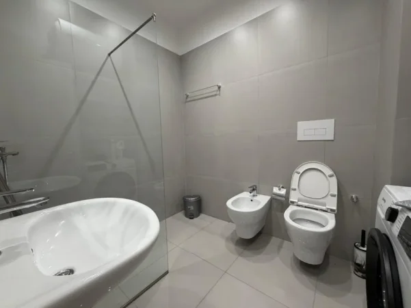 Tirane, shitet apartament 3+1 Kati 9, 140 m² 280.000 € (Astiri)