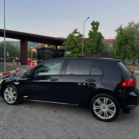 Tirane, shes makine VOLKSWAGEN GOLF 7 GTD 2.0 DIESEL VITI 2015 FULL OPTION Nafte, e zeze automatik Klima