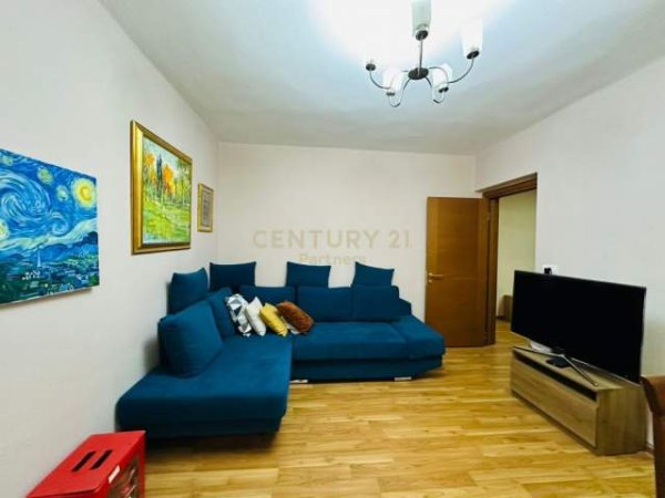 Tirane, jepet me qera apartament Kati 5, 75 m² 600 Euro (rruga kavajes)