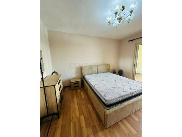 Tirane, jepet me qera apartament Kati 5, 75 m² 600 Euro (rruga kavajes)