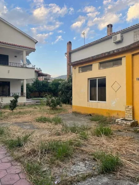 Elbasan, shes Vile 2 Katshe 715 m² 299.000 Euro (Lgj. 5 maji prane pakut Rinia)