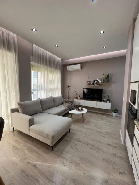 Tirane, jepet me qera apartament 1+1+A+BLK Kati 4, 70 m² 400 Euro