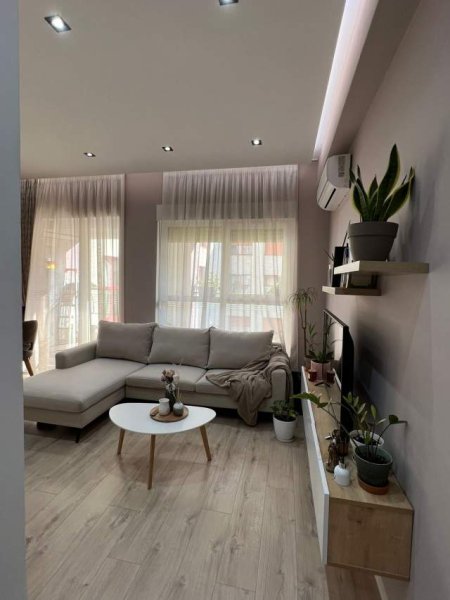 Tirane, jepet me qera apartament 1+1+A+BLK Kati 4, 70 m² 400 Euro