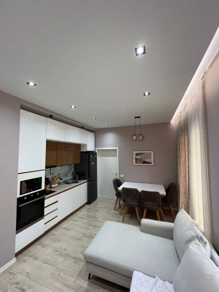 Tirane, jepet me qera apartament 1+1+A+BLK Kati 4, 70 m² 400 Euro
