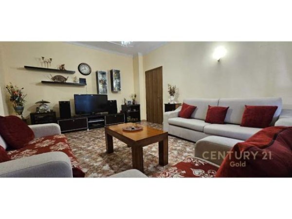 Tirane, shitet apartament 90 m² 149 Euro (tirana re)