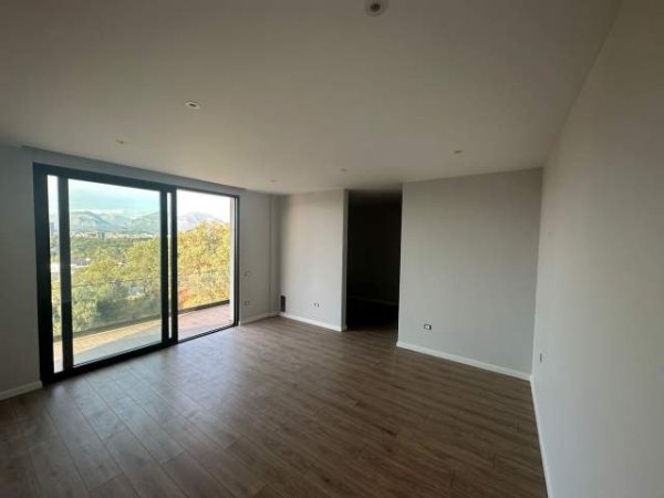 Tirane, jepet me qera Vile 5+1+BLK Kati 0, 420 m² 3.000 Euro (Liqeni i Thate)