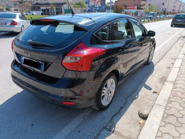 Berat, shes makine Ford Focus Viti 2011, 5.700 Euro