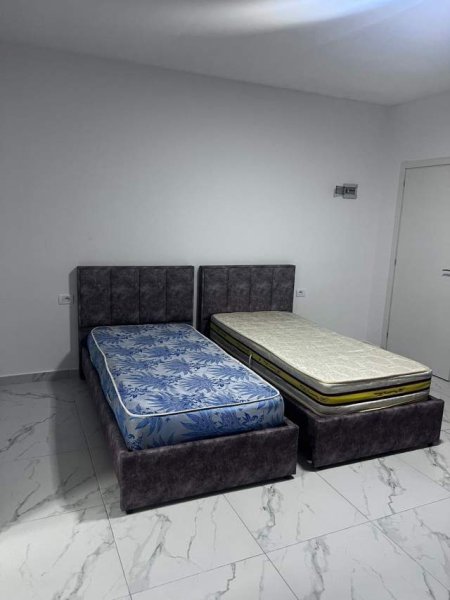 Tirane, jepet me qera garsonier Kati 4, 40 m² 25.000 Leke (Don Bosko)