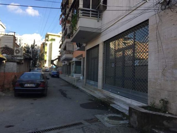 Tirane, jepet me qera ambjent biznesi Kati 0, 137 m² 690 Euro (Riza Cerova)