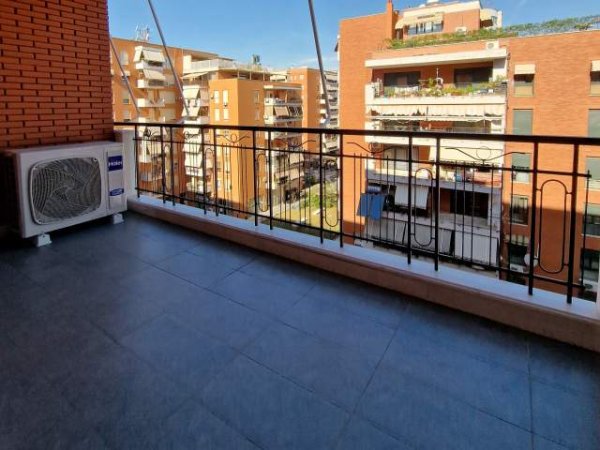 Tirane, jepet me qera apartament Kati 5, 119 m² 1.200 Euro (Bulevardi Gjergj Fishta)
