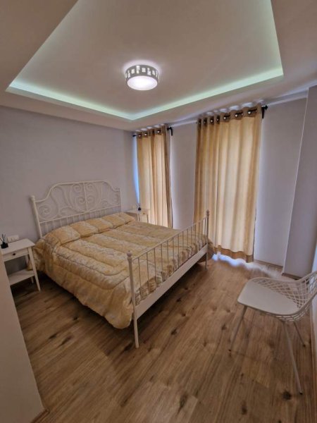 Tirane, jepet me qera apartament 2+1+BLK Kati 2, 85 m² 600 Euro (Ish-Parku Autobuzave)