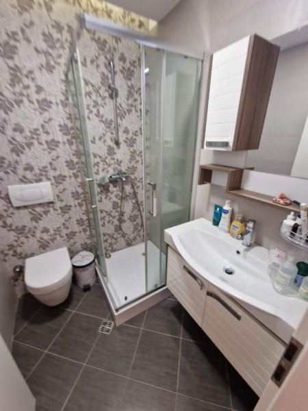 Tirane, jepet me qera apartament 2+1+BLK Kati 2, 85 m² 600 Euro (Ish-Parku Autobuzave)